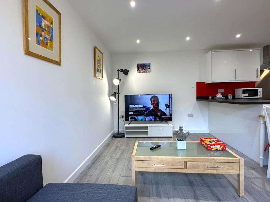 Charming New 2Br Detached House-Central Headington- Wi-Fi, Netflix, Top Location Оксфорд Екстериор снимка