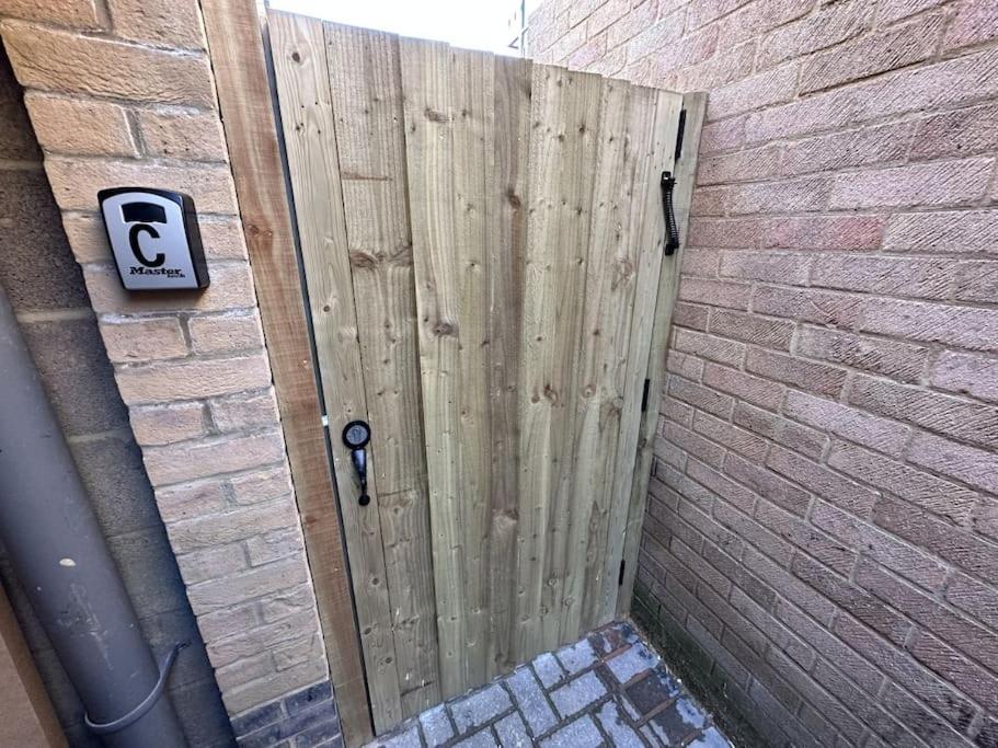 Charming New 2Br Detached House-Central Headington- Wi-Fi, Netflix, Top Location Оксфорд Екстериор снимка